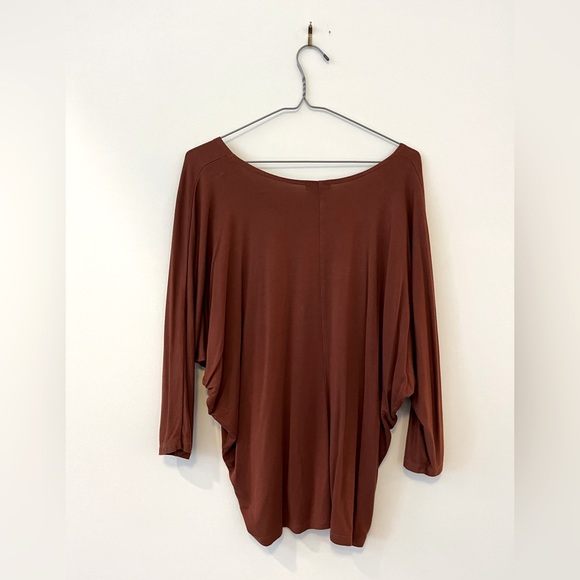 🤎k & c Batwing Top - Picture 2 of 2